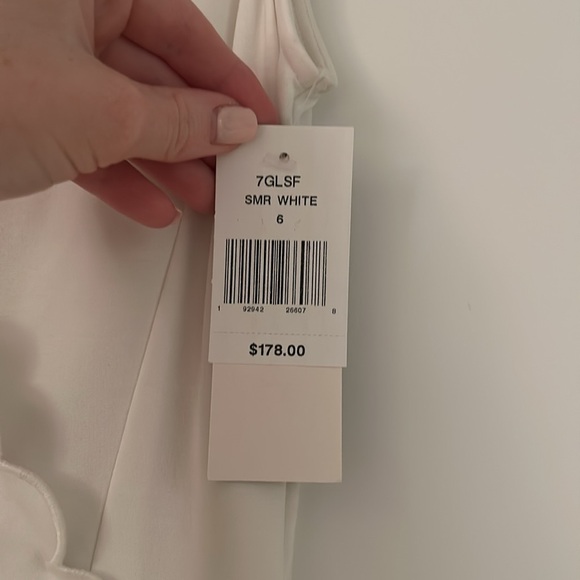 French Connection white scallop romper- Size 6 - Picture 6 of 6